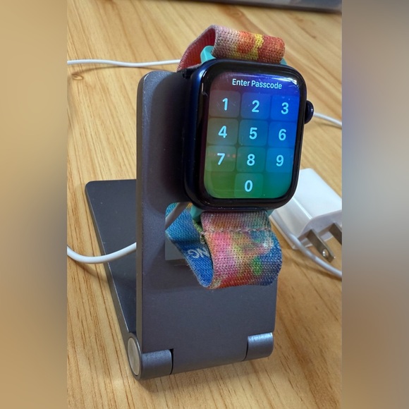 Silver Charger Watch Stand+Apple Watch Charger (Watch to USB)Fast Charging Cable - Picture 1 of 11